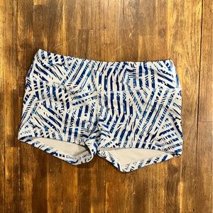 Fleo Shorts Size Medium